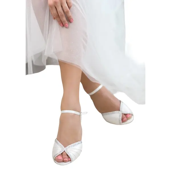 Naomi, wedding shoes