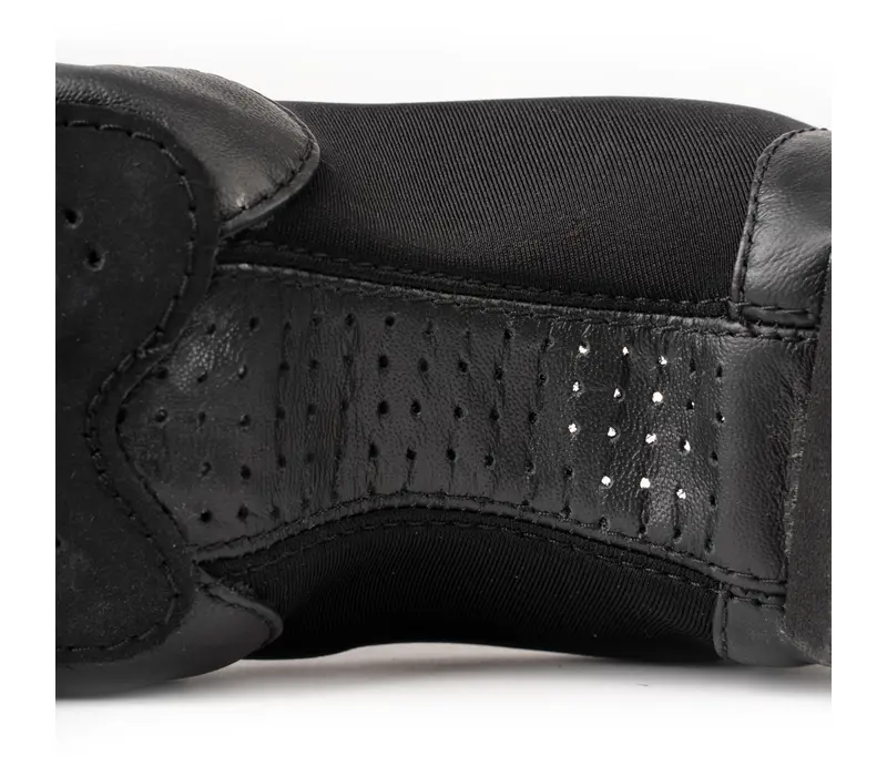 Capezio Glove jazz shoe, women's jazz shoes with an ergonomic shape - Black