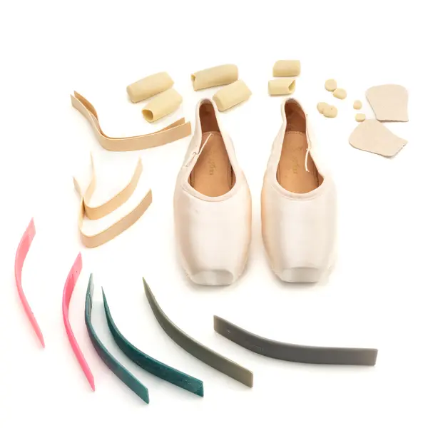 So Danca Alina II, pointe shoes with a longer U cut box 