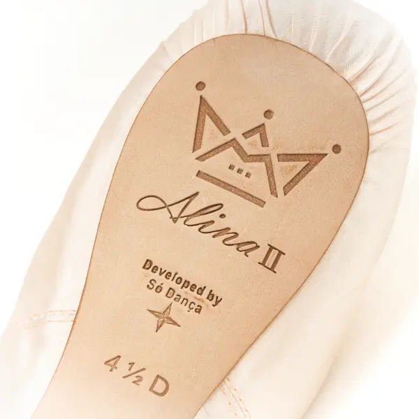 So Danca Alina II, pointe shoes with a longer U cut box 