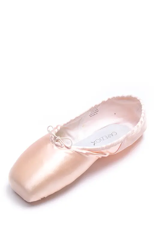 Capezio Ava pointe shoes for students, hard insole