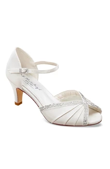 Naomi, wedding shoes